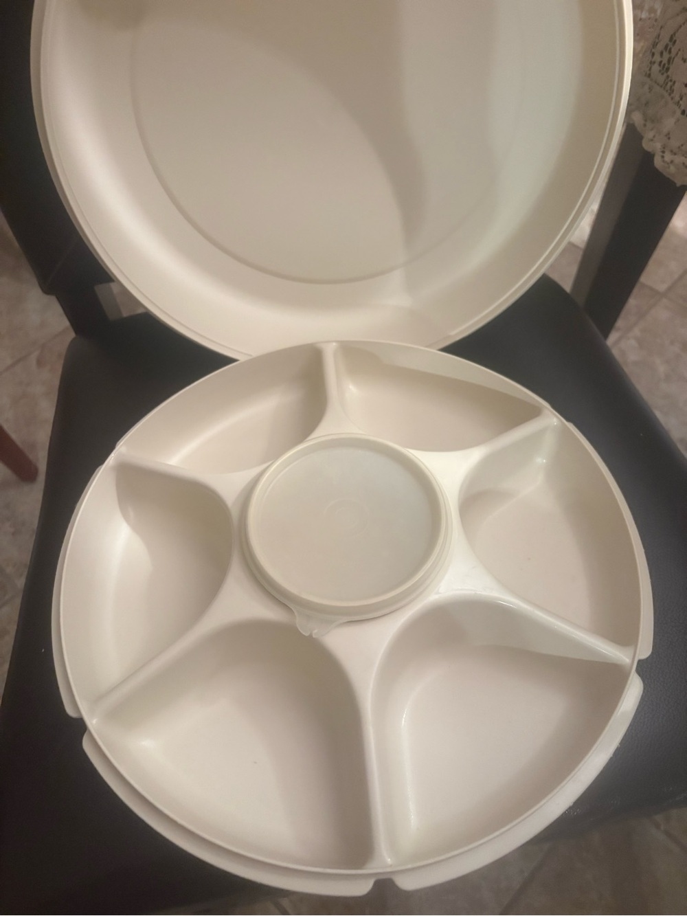 Vintage Tupperware serving center
